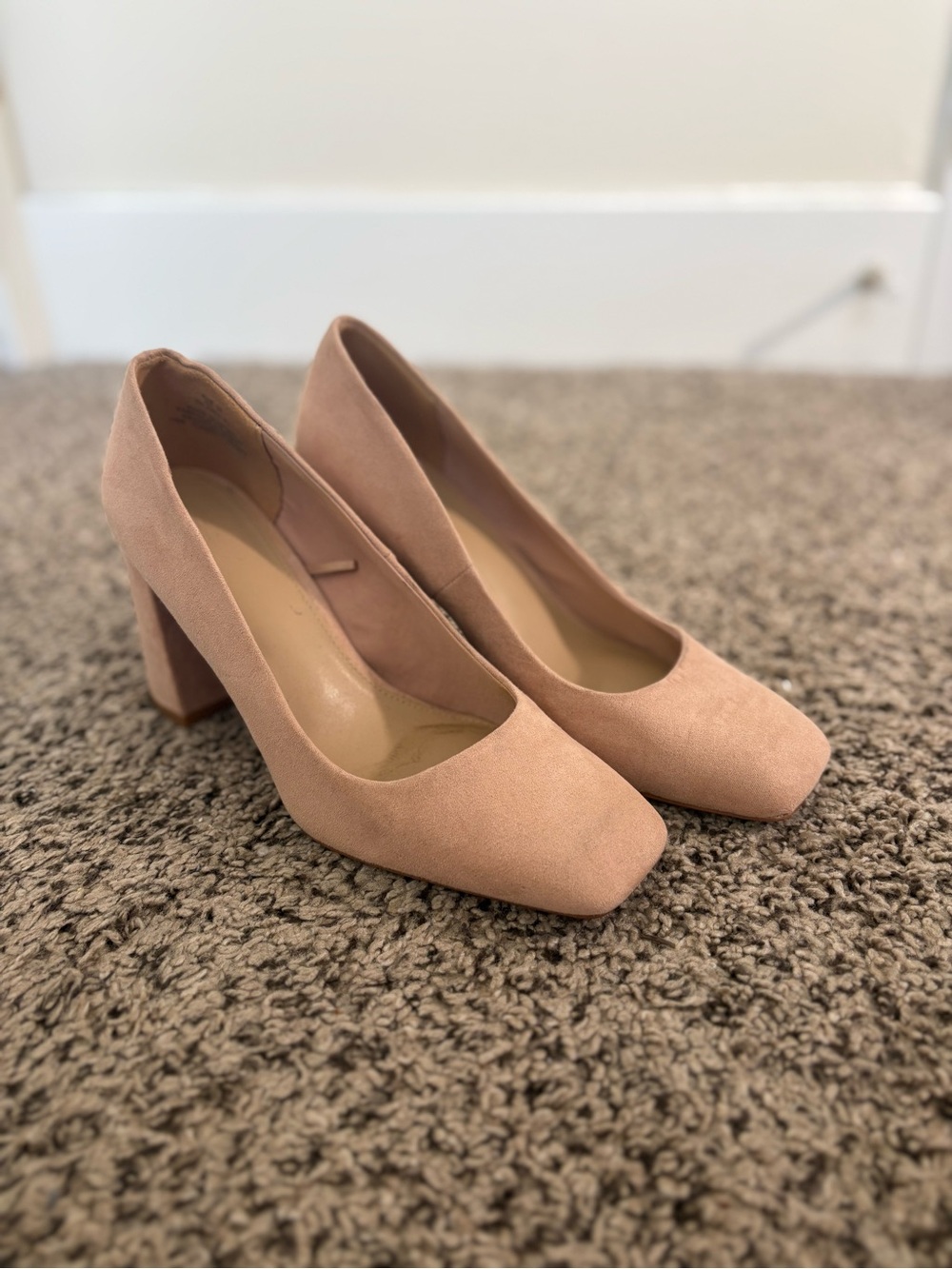 Women's Block Heel Pumps in Tan